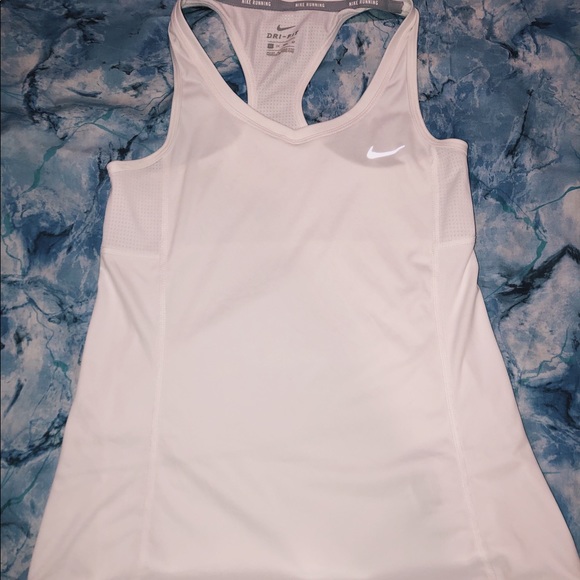 NEVER BEEN WORN nike sports tank - Picture 1 of 2